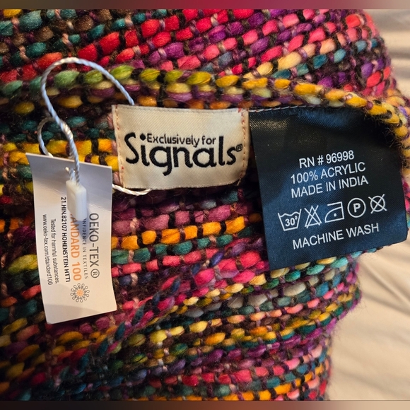 NWT | Signals | Chunky Hand Woven Knit Blanket Throw with Tassels | 48" x 70" - Picture 9 of 11